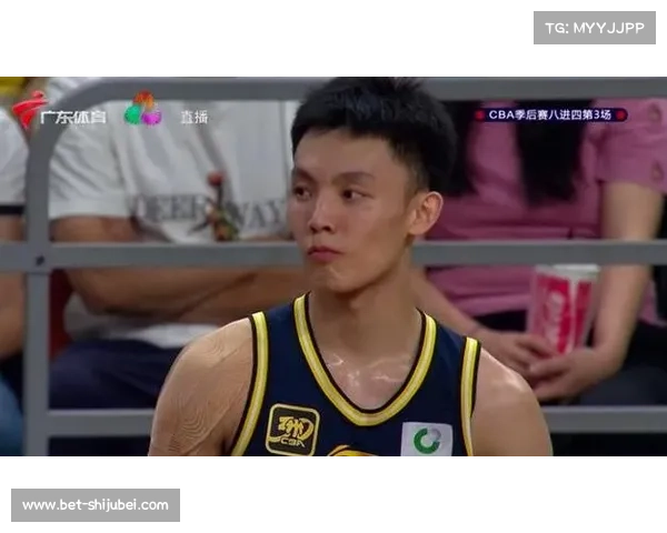 徐杰广西备战引发球迷热潮纷纷围堵训练馆高呼广东小陀螺 徐杰广西备战引发球迷热潮纷纷围堵训练馆高呼广东小陀螺